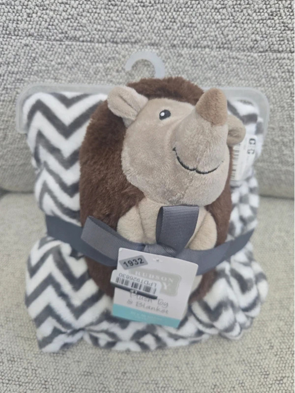 Brand new plush toy and blanket from target item. 1932 bin 23